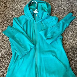 ATHLETA TRIUMPH HOODIE